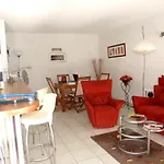 Appartement de 2 chambres a Frejus a 800 m de la plage avec piscine partagee terrasse amenagee et wifi