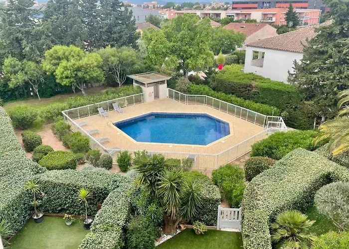 Appartement de 2 chambres a Frejus a 800 m de la plage avec piscine partagee terrasse amenagee et wifi