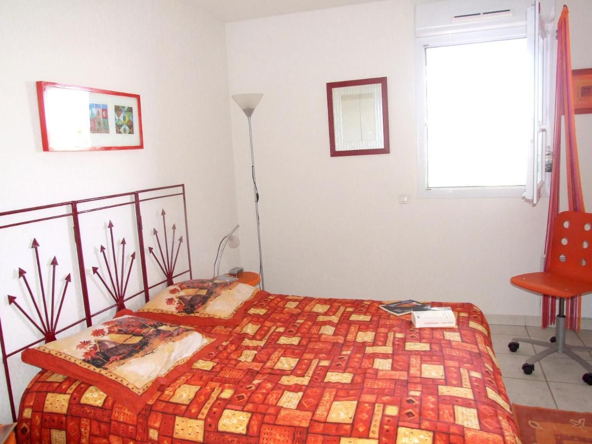 Appartement De 2 A A 800 M De La Avec Piscine Partagee Terrasse Amenagee Et Wifi *