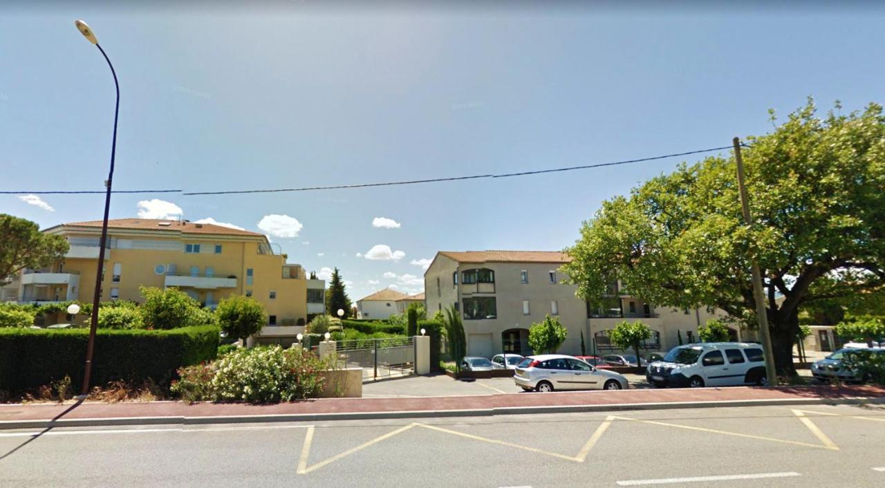 De 2 A A 800 M De La Avec Piscine Partagee Terrasse Amenagee Et Wifi Appartement Fréjus